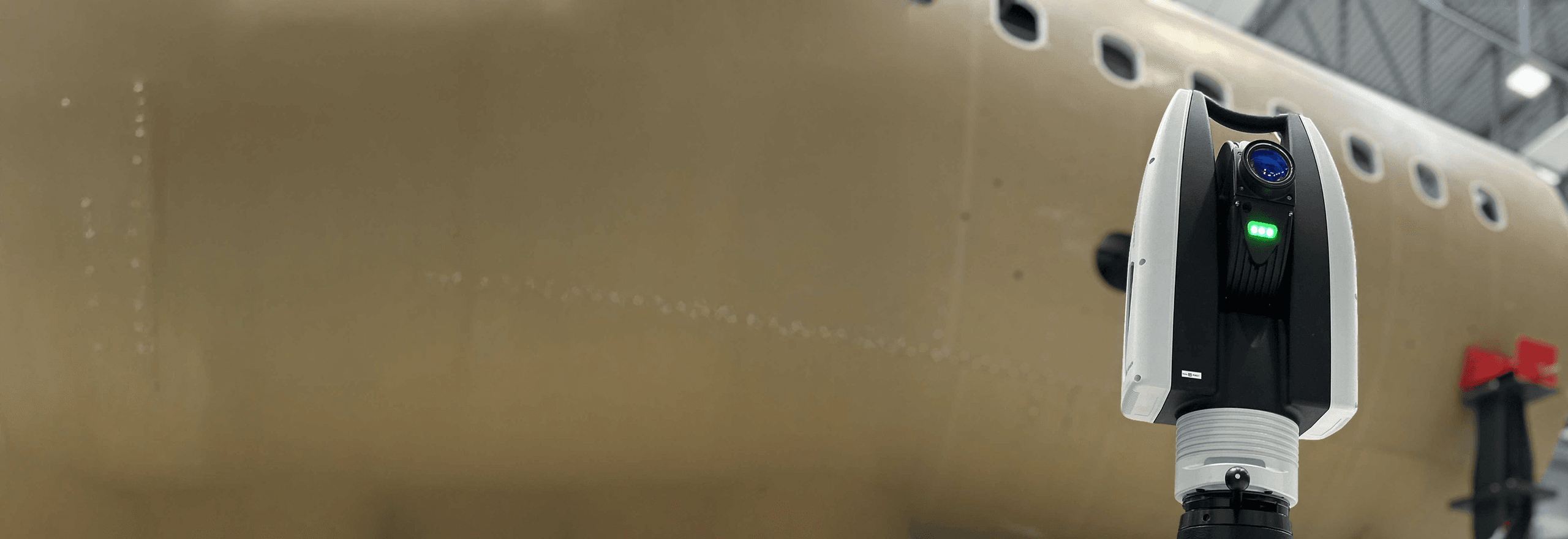 Hexagon Leica Absolute Tracker ATS800 Factory Hero